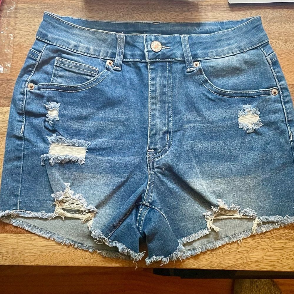 High waisted distressed stretch shorts (small)